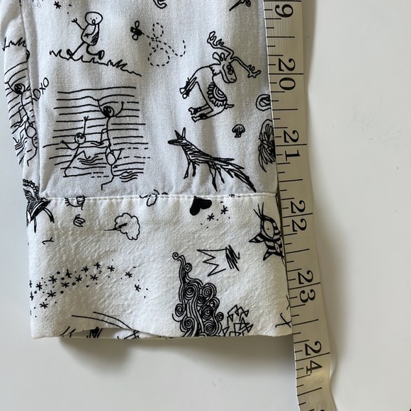 RW&CO Blouse Top White with black love motif print Size M - Picture 15 of 16